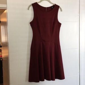 women’s burgundy dress